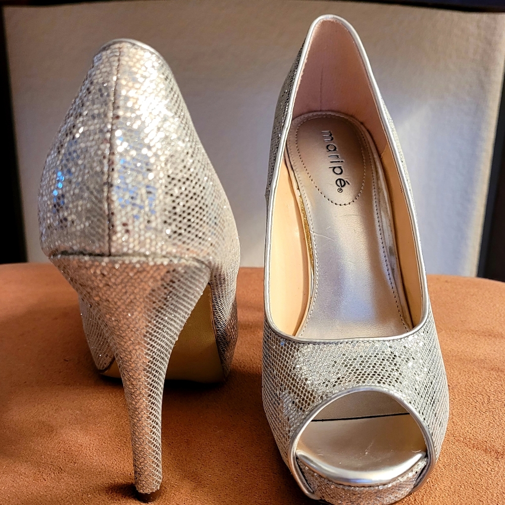 Maripe Sequined Silver Pumps